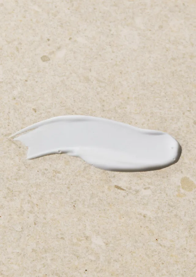 The Body Shop Vitamin E Gentle Face Wash 5 The Body Shop Vitamin E Gentle Face Wash - Image 3